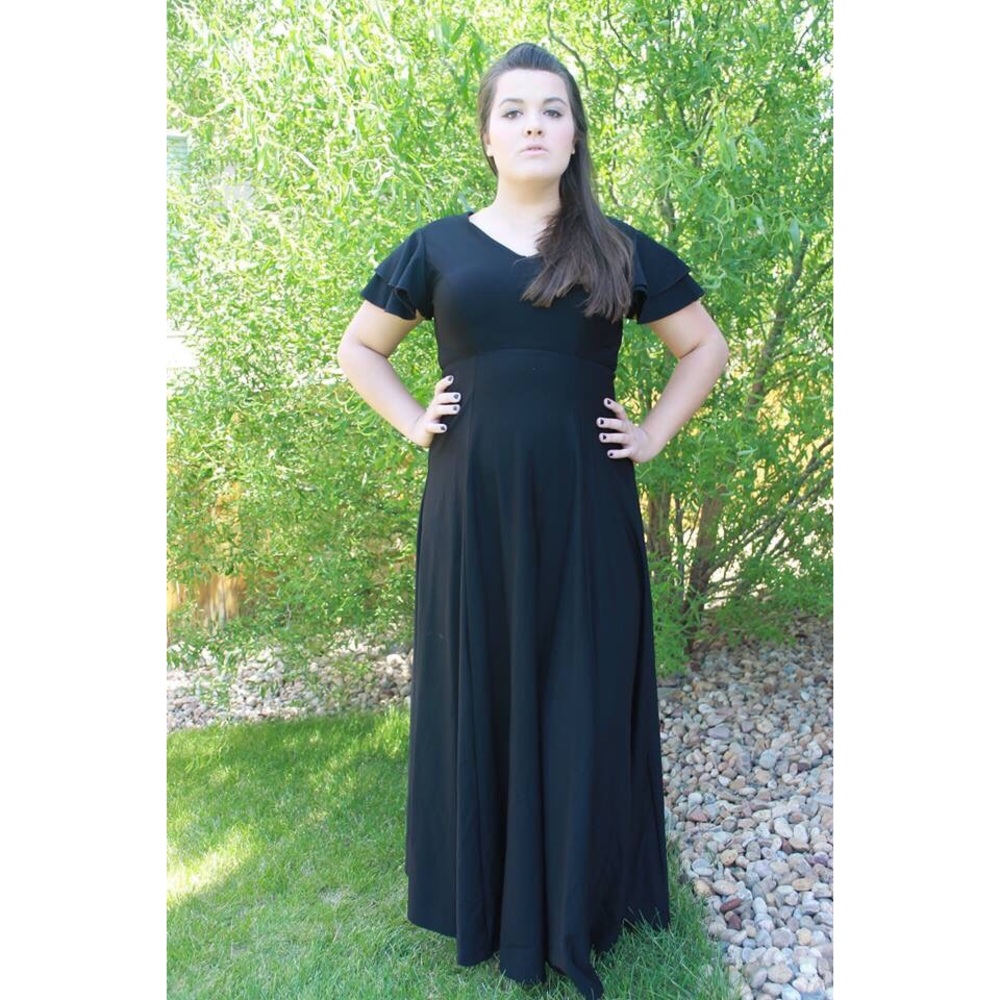 Black Soft Dress with Ruffle Sleeves